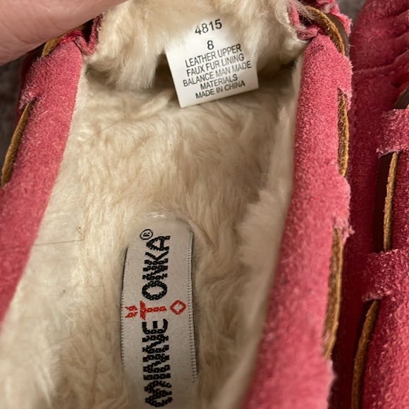 Minnetonka Kids Cassie Slipper in Hot Pink, Sz 8 - Picture 6 of 10